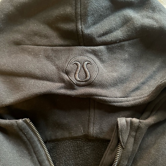 Lululemon Scuba Cropped Black Half-Zip Hoodie - Picture 3 of 3